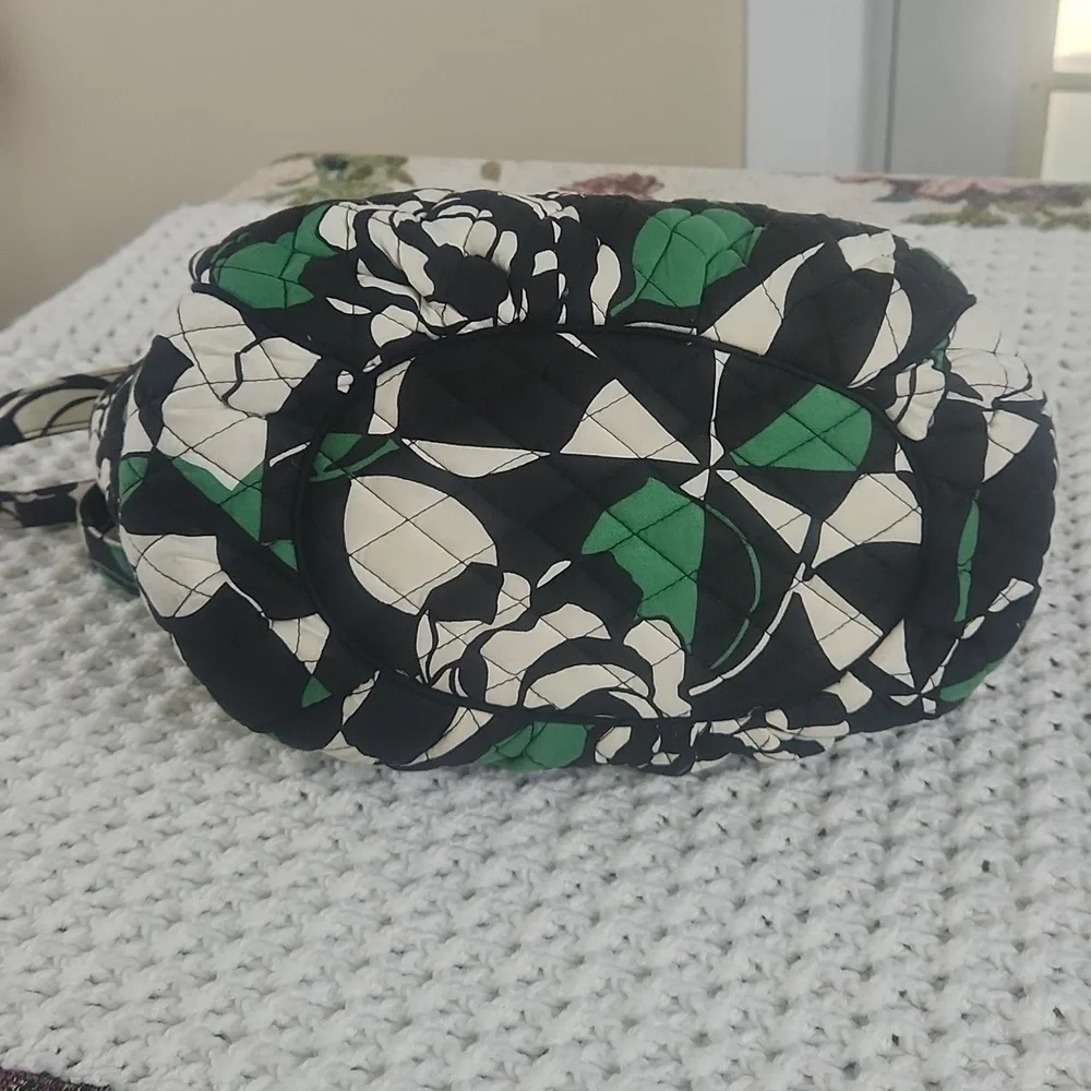 Vera Bradley black, white and greenfloral multicolor shoulder bag zipper closure